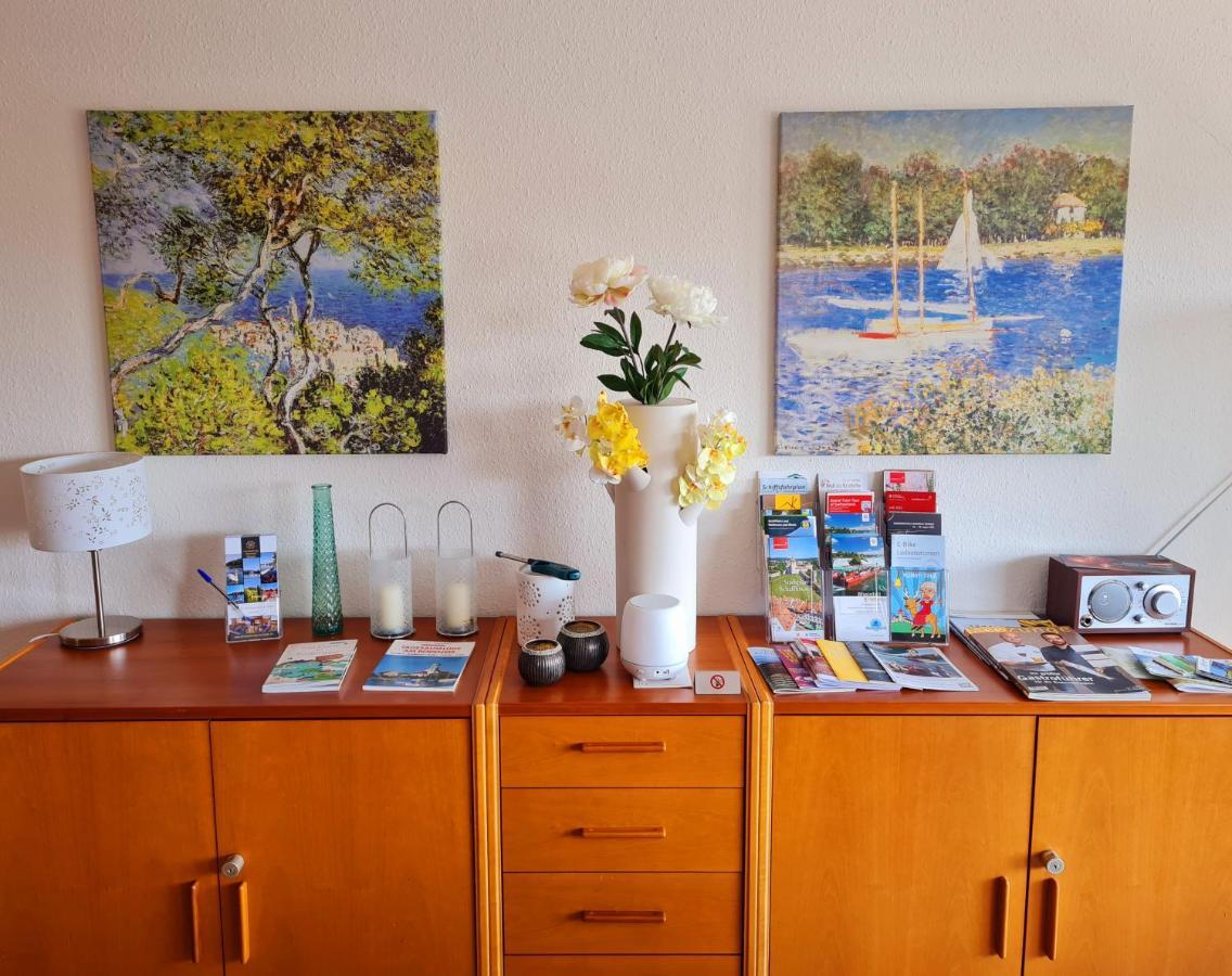 Ferienwohnung Rheinblick In Buesingen -Keine Monteure- Busingen Bagian luar foto